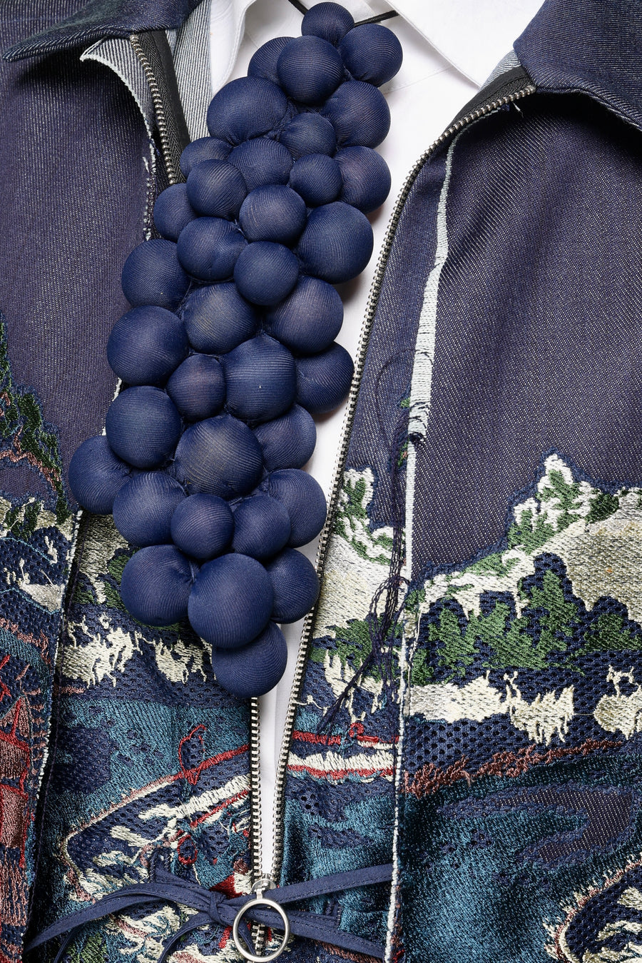 GRAPE TIE