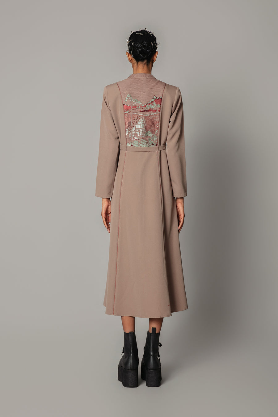 Brown Hokusai Embroidered 10-Cut